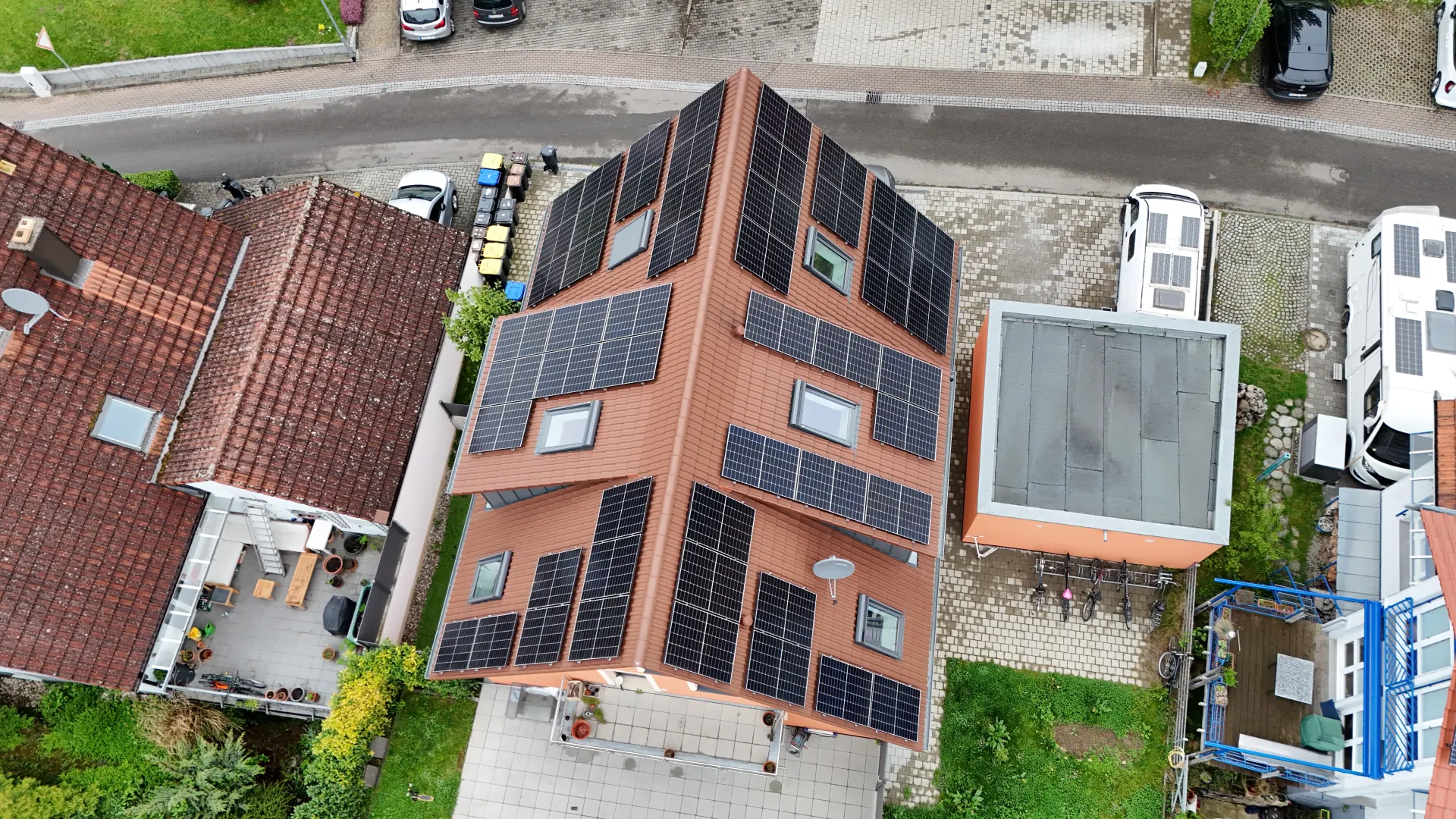 Photovoltaikanlage auf einem Einfamilienhaus – München, DE